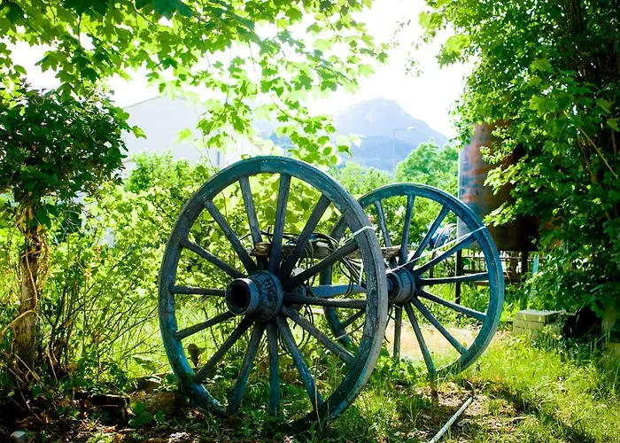 בית נופש La Tour De Guet Maison Atypique